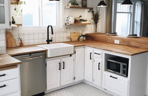 Roseway House | Sunlit Portland Bungalow