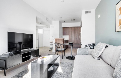 Centennial Apartment | Sunlit Redwood City 1BR w/W/D, Lounge & Gym, nr Caltrain, by Blueground