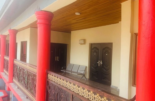 Kumasi Apartment | Sunlit Top Floor +Starlink Wi-Fi + Laundry Machine