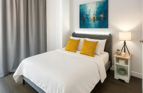 Downtown Eastside Apartment | Sunny 2 Bedroom Unit in Walkable East Vancouver