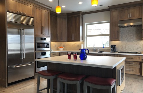 Summit Park House | Sunny 5 Bd Mountain Home-Gorgeous View-Perfect for 2 or MultiGen Families-HotTub