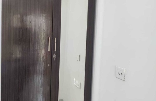 Santacruz East Apartment | Sunny & Airy 4 Bedroom condo apartment