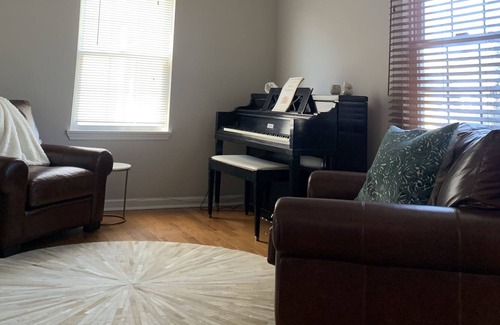 Neptune City House | Sunny and Quiet 2-Bedroom House w/ a Big Deck and Heated Pool