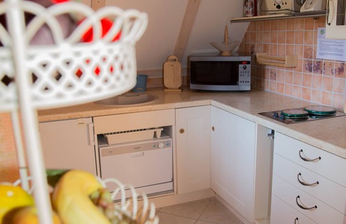 Muensingen Apartment | Sunny apartment with a large covered balcony and a great view of the valley