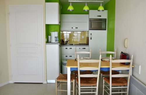 Morgat Apartment | Sunny apartment with magnificent views of Sea