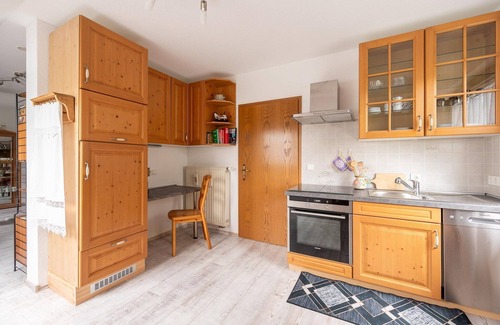 Birlenbach Apartment | Sunny Balcony Stay, Birlenbach