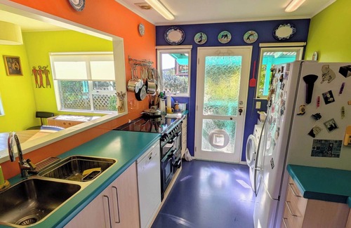 Atawhai House | Sunny, Bright & Warm - One Bay View