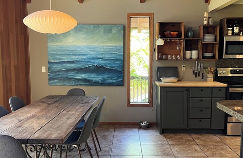 Manzanita Cabin | Sunny Cabin in Manzanita on the Oregon Coast, 5 min. walk by trail to the beach