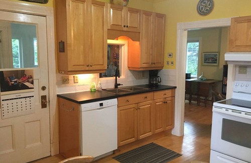 Sackville House | Sunny Century Home, walking distance to Mount Allison University
