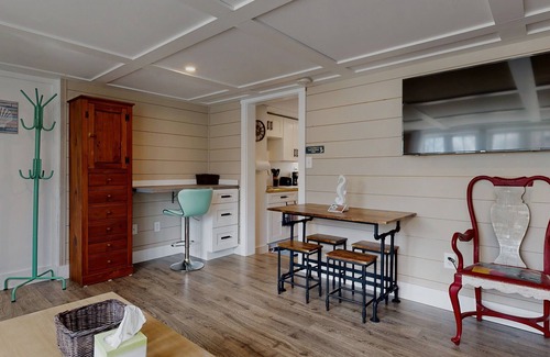 Biddeford Apartment | Sunny Cottage