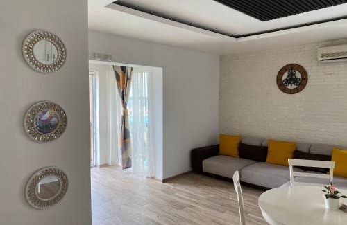 Stefanestii de Jos Apartment | Sunny Deluxe Apartment Cosmopolis