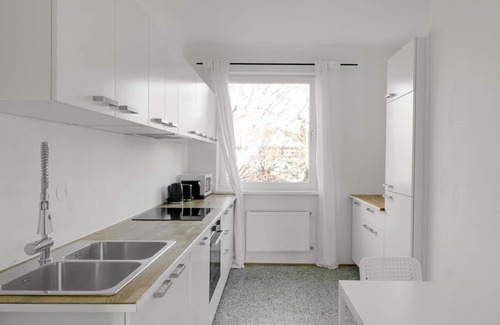 Dobling Apartment | Sunny Döbling 2BR w/Balcony & Elevator, near Tram 37, by Blueground