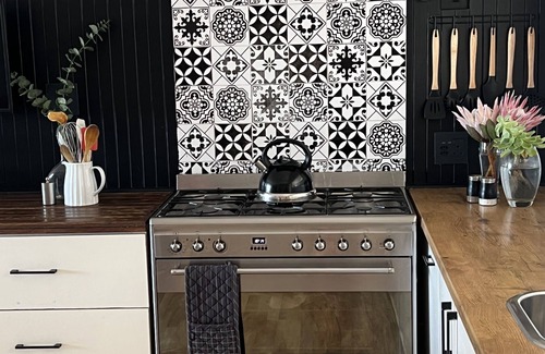 Eikenbosch House | Sunny family home in the winelands