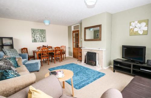 Weymouth House | Sunny Haven