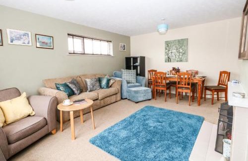 Weymouth House | Sunny Haven