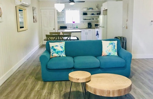 Rainbow Bay Cottage | Sunny Haze