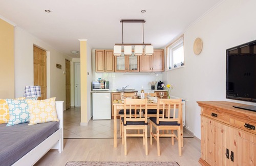 Balatonalmadi House | Sunny holiday home with Pool/BBQ area/AC/ParkingnCasa Montana-Country Apartment