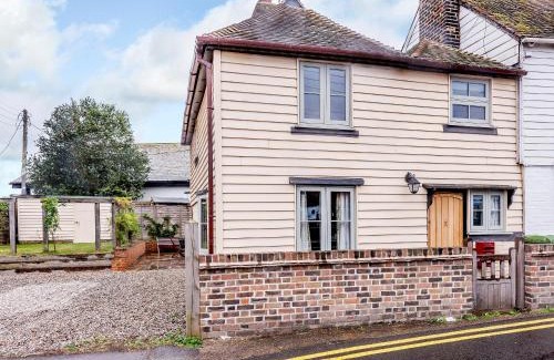 Dymchurch House | Sunny House By The Sea