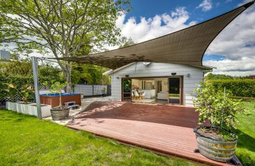 Havelock North House | Sunny Oasis - Havelock North Retreat