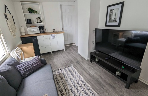 Cornwall Apartment | Sunny one bedroom apartment, Central Location