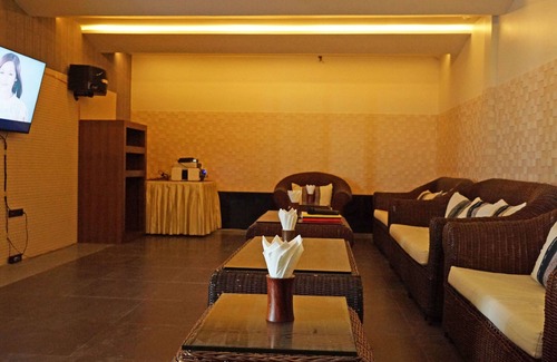 Ngwe Saung Resort | Sunny Paradise Resort