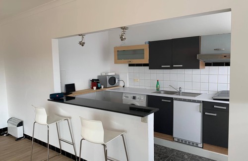 Kortrijk Apartment | Sunny roofflat at green parkresidence by monthly fee