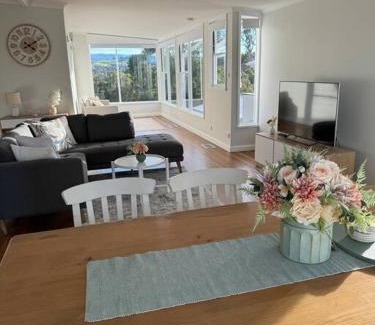 Shellharbour House | Sunny Rose