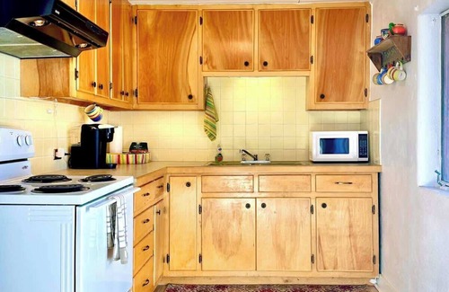 Raton House | Sunny Southwest Casita!