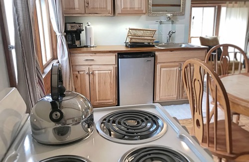 Belfast Apartment | Sunny studio apartment close to downtown
