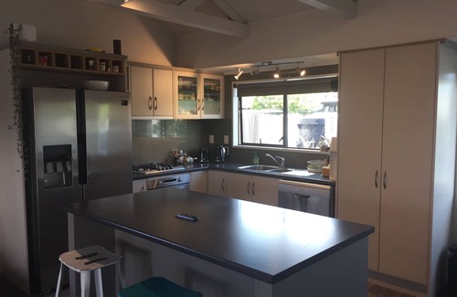 Welcome Bay House | Sunny Summery House with Large Pool