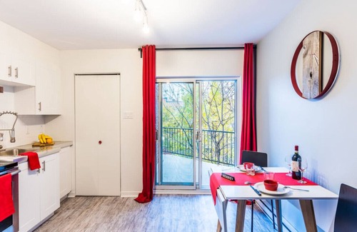 Hochelaga Apartment | Sunny Top-Floor Apartment Near Metro & Shopping!