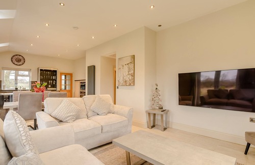 Blackburn Cottage | SUNNYSIDE SHREYAS, family friendly, with a garden in Ribchester
