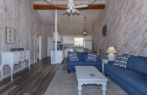 Sea Dunes Condo | Sunnyside Up Townhome at Sea Dunes - Ocean View & Next to Pool - B6 Up