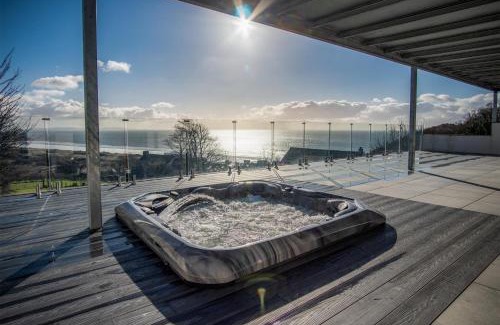 Pendine House | Sunrise - 5 Bedroom Luxurious Holiday Home - Pendine