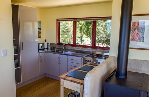 Onekaka House | Sunrise Apartment, Golden Bay