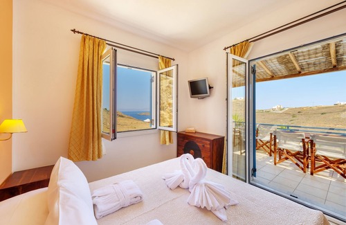 Azolimnos House | Sunrise Beach Suites