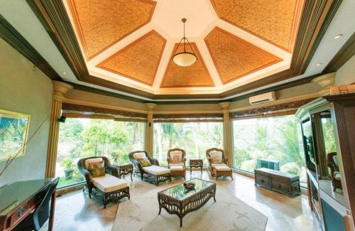 Loay Villa | Sunrise House - a Tranquil Tropical Retreat