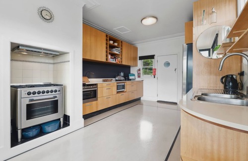 Hazelbrook House | Sunrise House @ Wentworth Falls