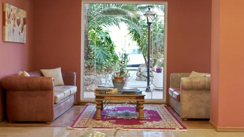 Leivathos Hotel | Sunrise Inn