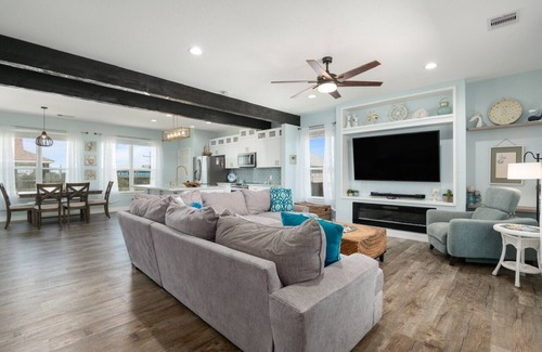 Crystal Beach House | SUNRISE PARADISE - great view and close to the beach!