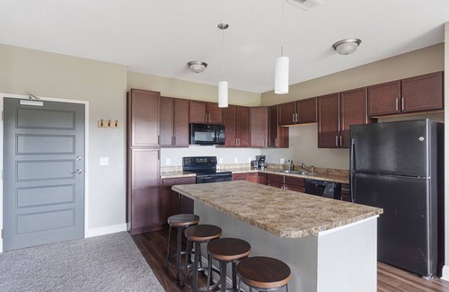 West Des Moines Apartment | Sunrise Serenity w/Balcony and Garage