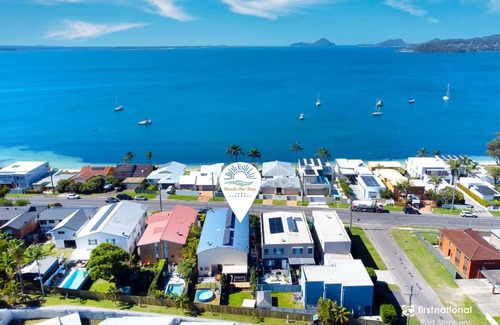 Salamander Bay House | Sunrise Serenity