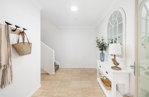 Salamander Bay House | Sunrise Serenity