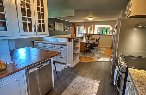 Manchester Center House | Sunrise Surprise spacious, great for entertaining
