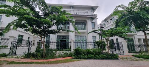 Khem Beach Villa | Sunrise Villa bãi Khem - biệt thự 4 phòng ngủ, 5 phòng tắm, thang máy riêng, máy giặt và sấy đồ, bếp với đầy đủ dụng cụ ăn uống, đồ dùng nấu ăn