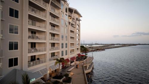 Charlotte Harbor Resort | Sunseeker Resort Florida Gulf Coast, Curio Collection Hilton
