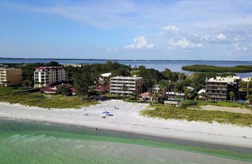 Marathon Apartment | Sunset and Beach view apartment 402