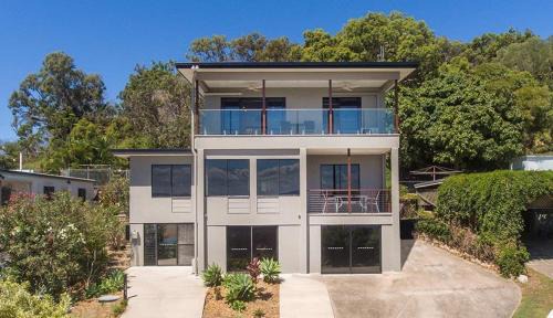 Seventeen Seventy Apartment | Sunset Beach House 1770 Level 3