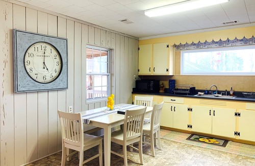 Prosperity House | Sunset Gem private dock & boat ramp on Lake Murray