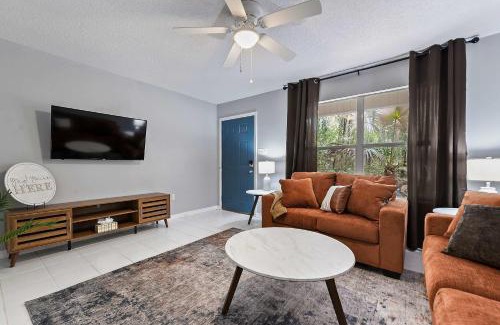 Gulfport Apartment | Sunset Getaway Spacious Retreat Near Beaches & Local Attractions